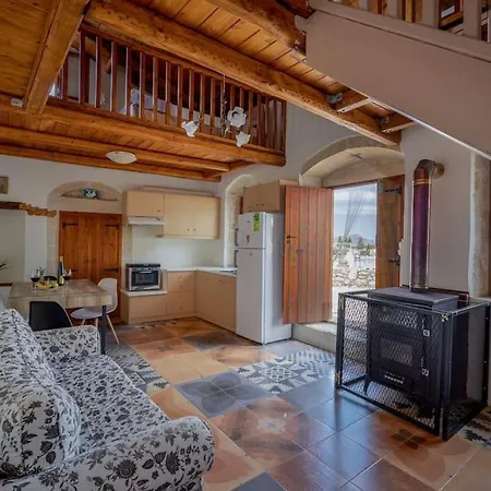 Tranditional Stone House Villa *