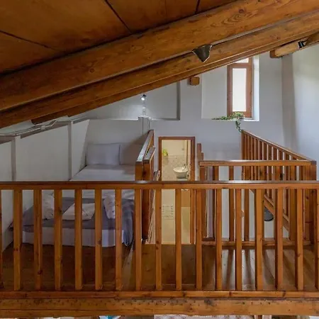 Tranditional Stone House Villa *