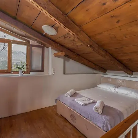 Tranditional Stone House Villa